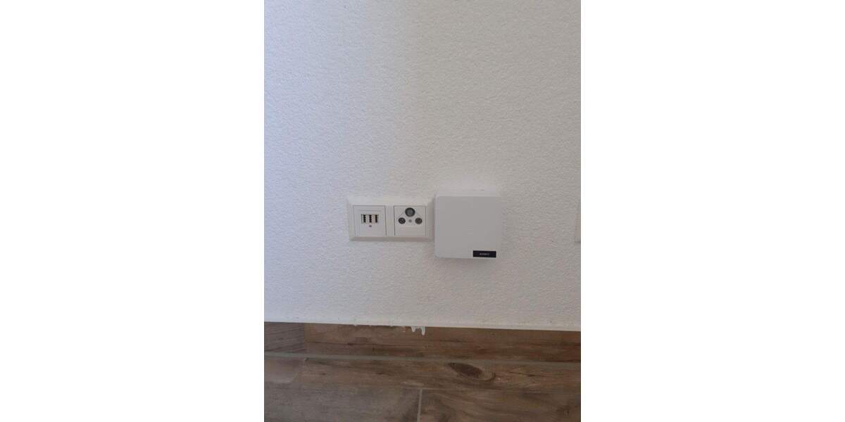 NEU SANIERT! 3R-Wohnung mit Stellplatz 80 m² (EBK) ***Vermieter-Bonus 2 Kaltmieten geschenkt*** 3 zimmer