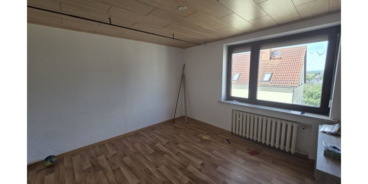 Charmante Doppelhaushälfte mit Potenzial in Limbach-Oberfrohna! 9 zimmer