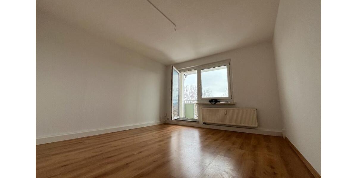Dachgeschoßwohnung Chemnitz Helbersdorf - 3 Zimmer, 55 m&sup2;, 280&euro; | Angebot:26545945