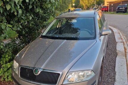 Skoda Octavia 122.000 km 2.400 &euro; Jahnsdorf 09387