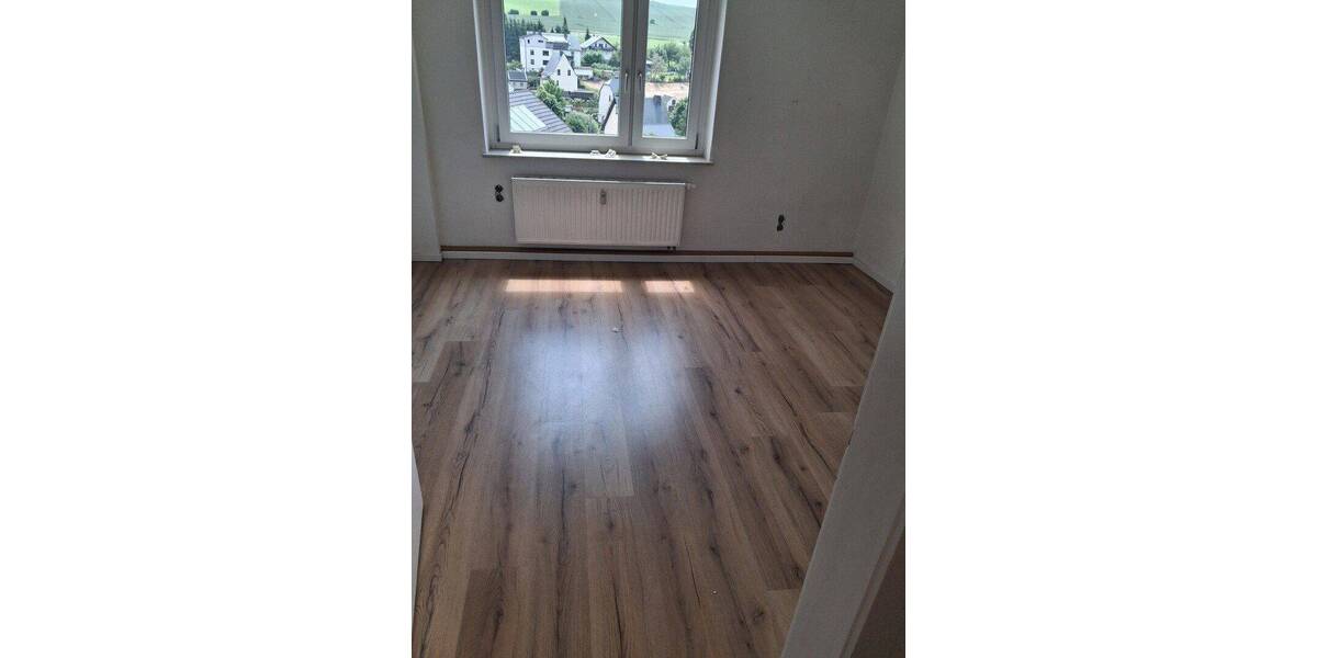 Etagenwohnung Drebach OT Venusberg Venusberg - 4 Zimmer, 90 m&sup2;, 470&euro; | Angebot:26916767