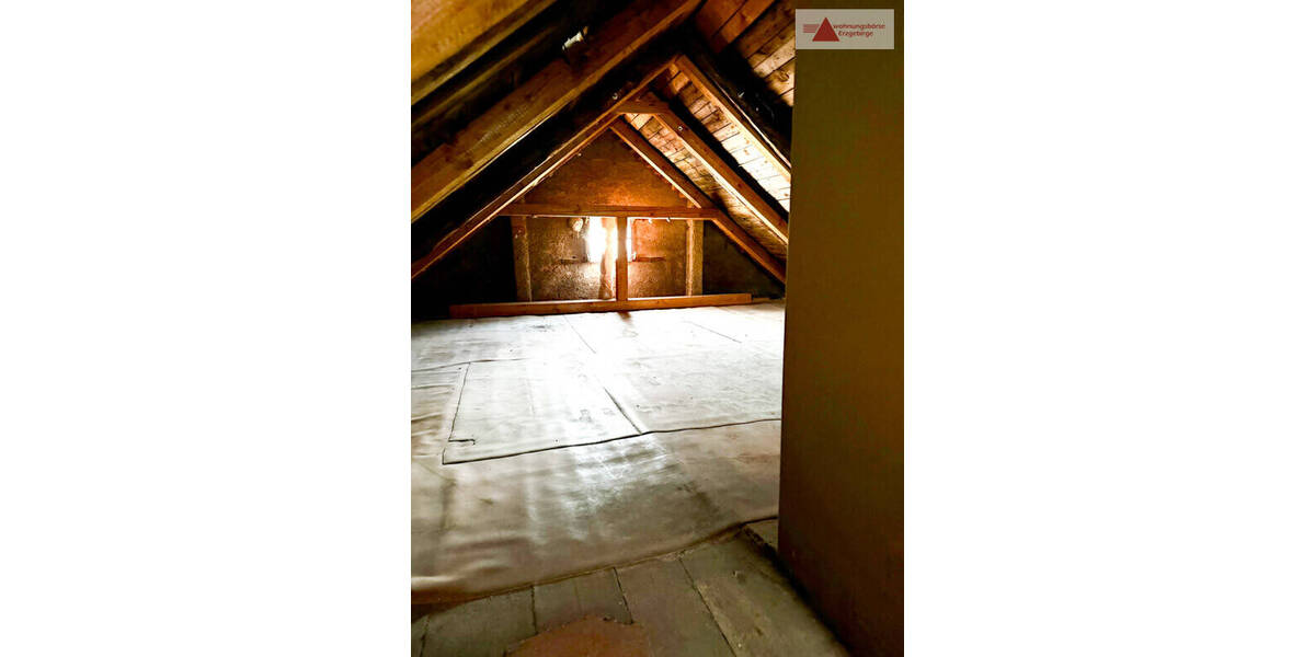 Reihenmittelhaus Zschopau - 9 Zimmer, 210 m&sup2;, 69.000&euro; | Angebot:25688210