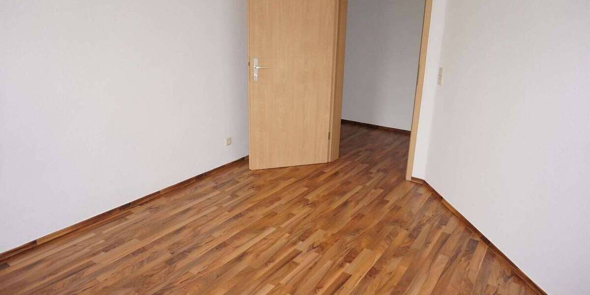 Zimmer Chemnitz Lutherviertel - 3 Zimmer, 61 m&sup2;, 320&euro; | Angebot:26388946