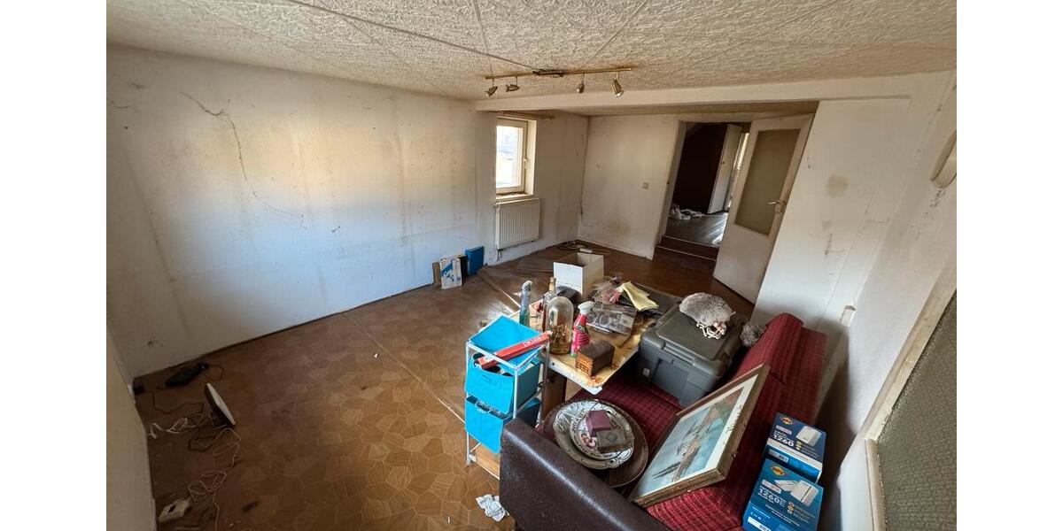 Einfamilienhaus Oberlungwitz - 7 Zimmer, 161 m&sup2;, 155.000&euro; | Angebot:26866100