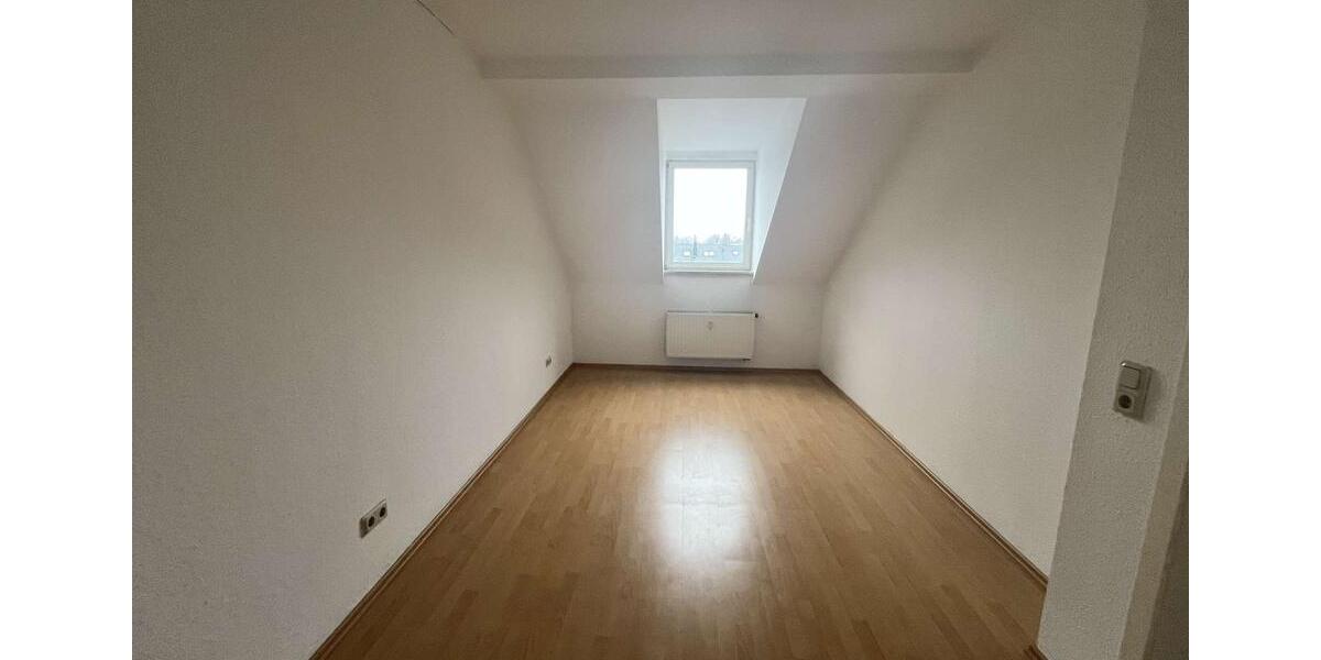 Dachgeschoßwohnung Chemnitz Altendorf - 2 Zimmer, 62 m&sup2;, 399&euro; | Angebot:23687964