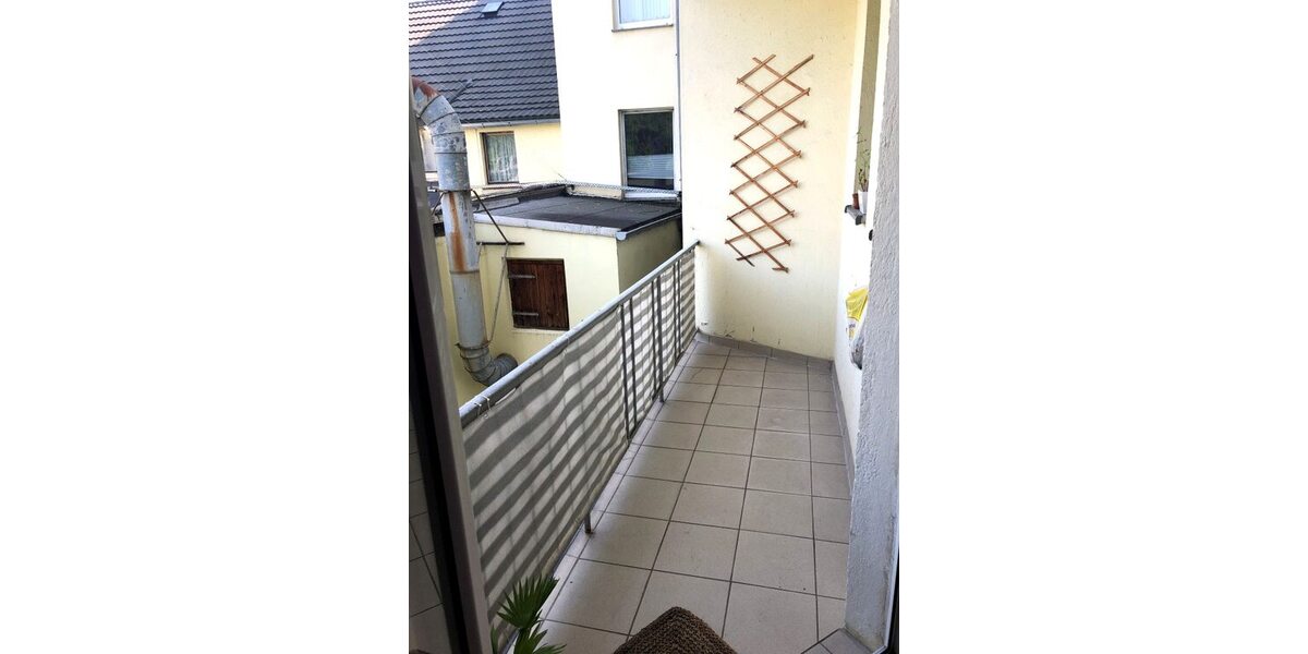 3-Raum Wohnung mit Balkon und neuer Einbauküche -WG geeignet 3 zimmer