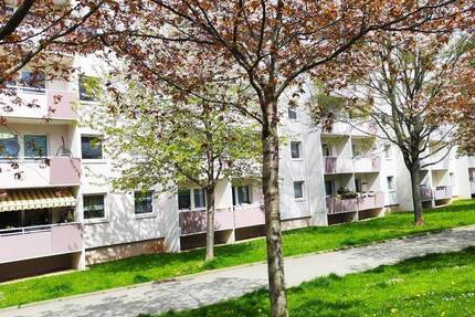 3-Raum-Wohnung mit Balkon und Blick ins Grüne 3 zimmer