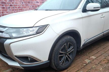 Mitsubishi Outlander 307.000 km 7.690 &euro; Chemnitz 09116