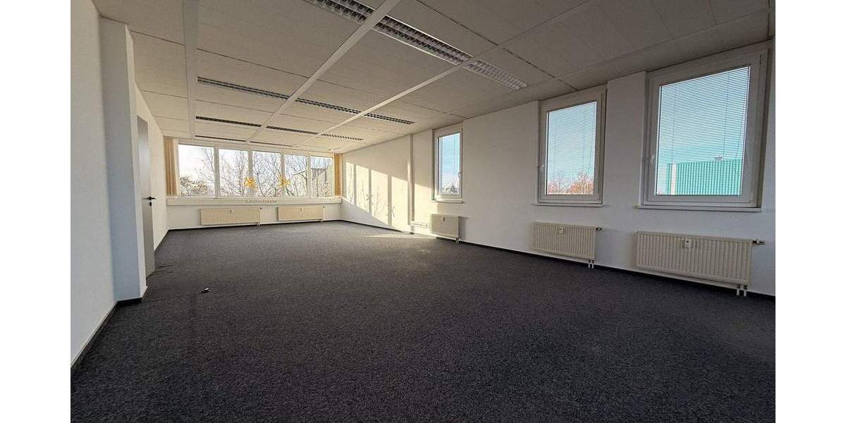 Großzügige Büroeinheit in direkter Autobahnnähe 4 zimmer