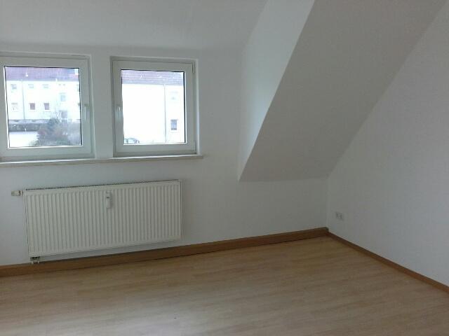 Dachgeschoßwohnung Mülsen - 2 Zimmer, 43 m&sup2;, 290&euro; | Angebot:23873135
