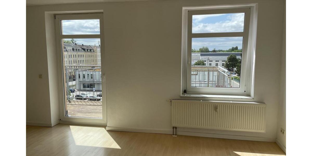 Kleine Wohnung mit großem Balkon zur Selbstnutzung gesucht? Ab sofort frei! 1.5 zimmer