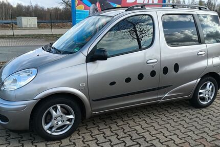 Toyota Yaris 123.000 km 4.500 &euro; Chemnitz 09119