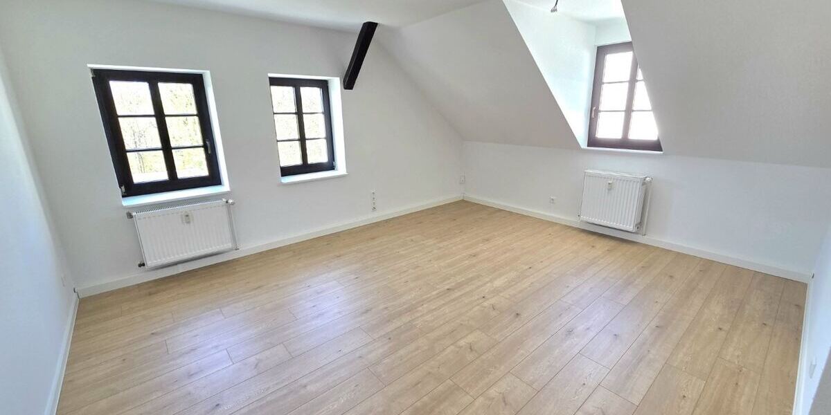 Viel Platz unterm Dach: 5‑Zimmer-Wohnung mit Sichtbalken & Tageslichtbad! - Etagenwohnung Chemnitz Gablenz | Angebot:26674854