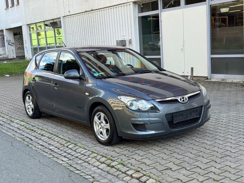 i30