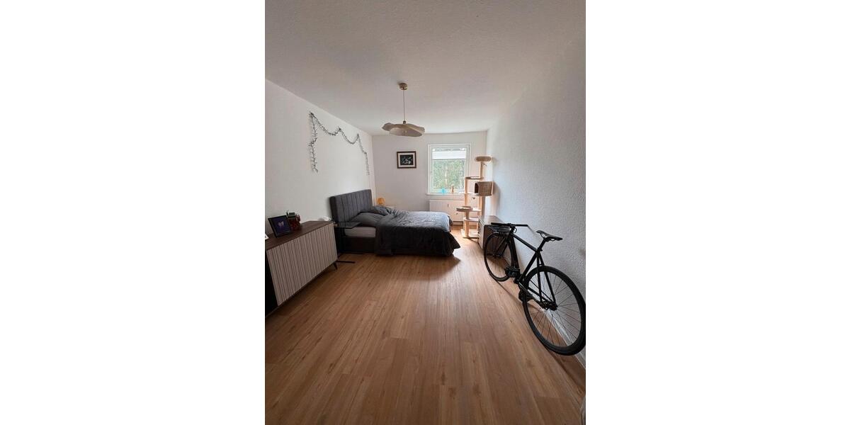 Etagenwohnung Chemnitz Kapellenberg - 1 Zimmer, 42 m&sup2;, 430&euro; | Angebot:26624790