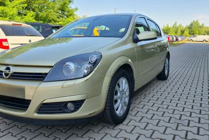 Opel Astra 30.200 km 3.950 € Chemnitz 09131