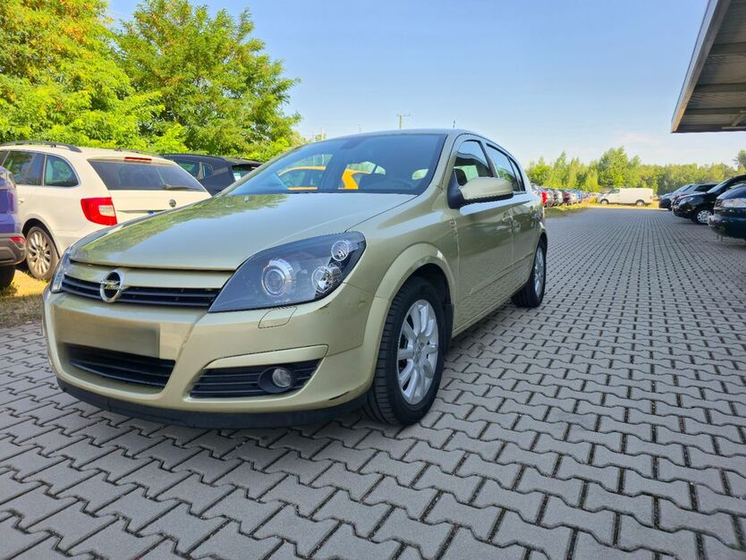 Opel Astra 30.200 km 3.950 € Chemnitz 09131