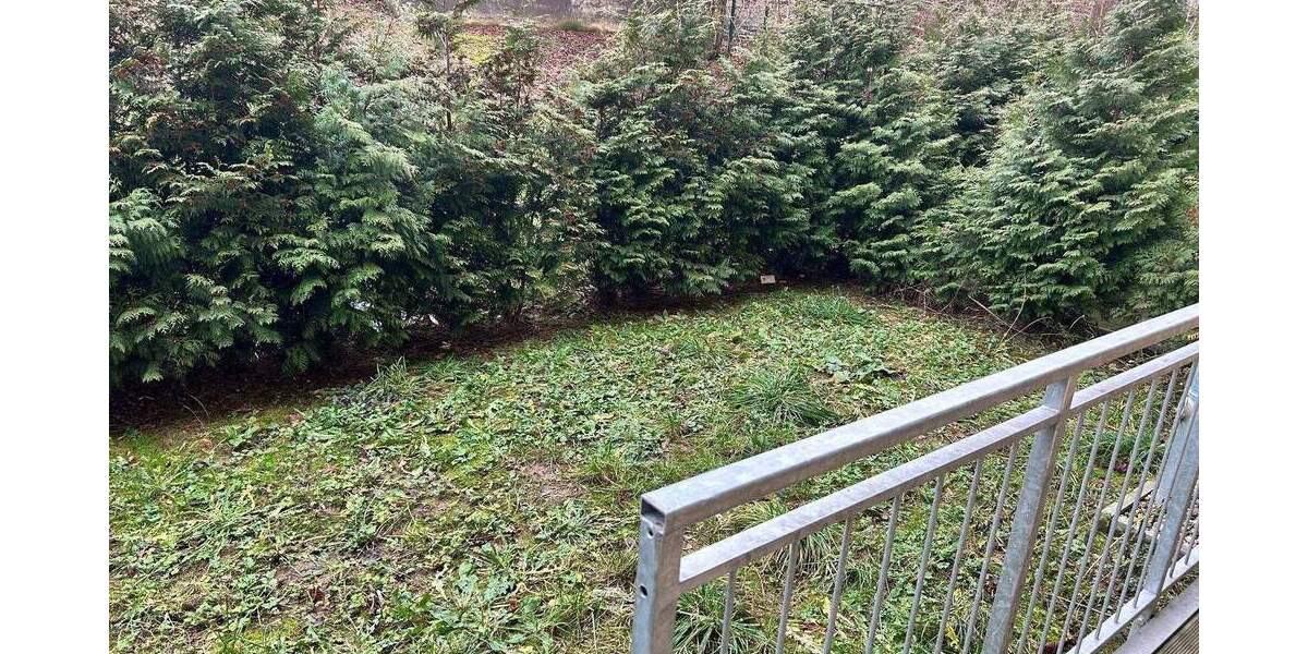 HOCHWERTIGE WOHNUNG MIT PARKETT, FUßBODENHEIZUNG, BALKON MIT GARTENANTEIL SOWIE EBK 3 zimmer