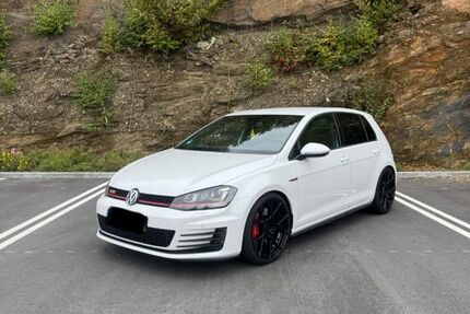 VW Golf 87.600 km 15.700 € Lauter-Bernsbach 08315