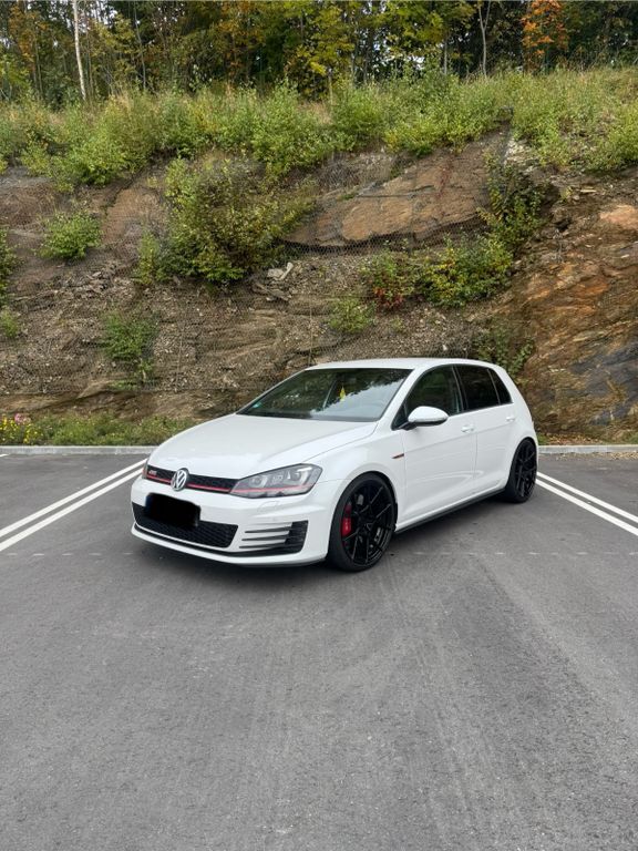 VW Golf 87.600 km 15.700 € Lauter-Bernsbach 08315