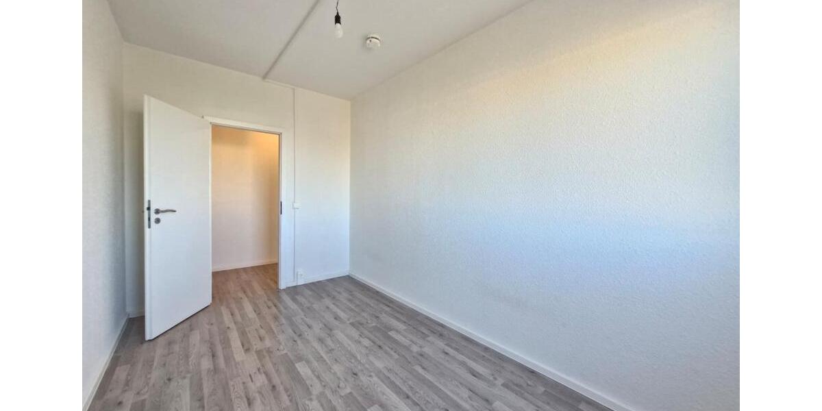Etagenwohnung Chemnitz Markersdorf - 4 Zimmer, 69 m&sup2;, 317&euro; | Angebot:26507589