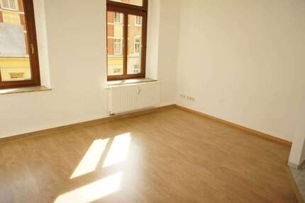 Wohnung zum Mieten in Chemnitz 175 € 32.32 m² 2 zimmer