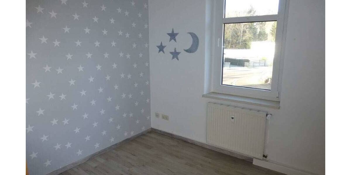 Etagenwohnung Oelsnitz/Erzgeb.-Oelsnitz Oelsnitz - 6 Zimmer, 125 m&sup2;, 620&euro; | Angebot:26306285