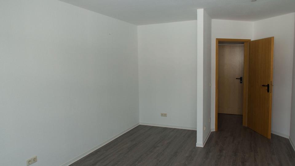 Etagenwohnung Chemnitz Kapellenberg - 1 Zimmer, 38 m&sup2;, 220&euro; | Angebot:26592556