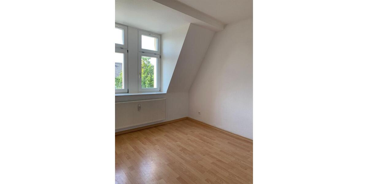 Dachgeschoßwohnung Chemnitz Ebersdorf - 3 Zimmer, 61 m&sup2;, 275&euro; | Angebot:26041082