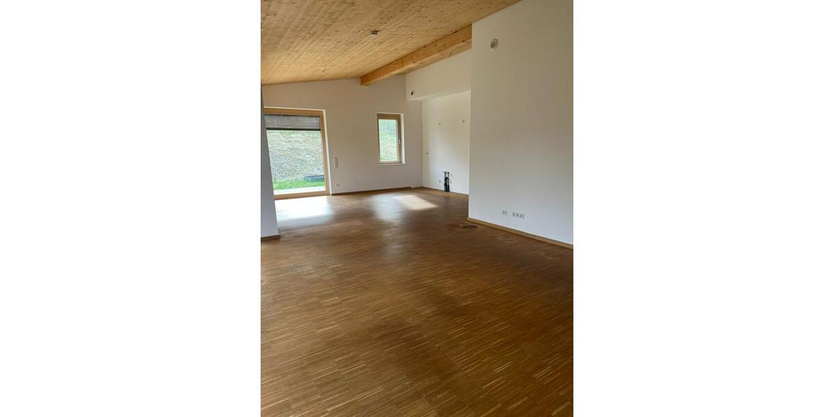 Bungalow Chemnitz Klaffenbach - 5 Zimmer, 150 m&sup2;, 2.050&euro; | Angebot:26677690