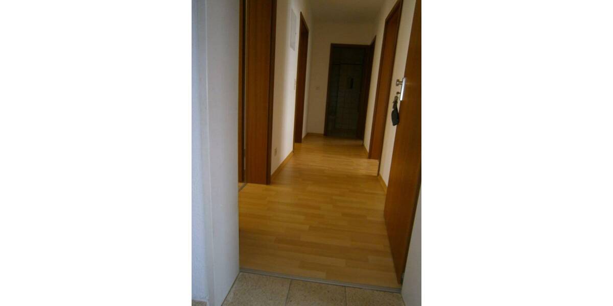 Etagenwohnung Hainichen - 3 Zimmer, 71 m&sup2;, 68.000&euro; | Angebot:26188312