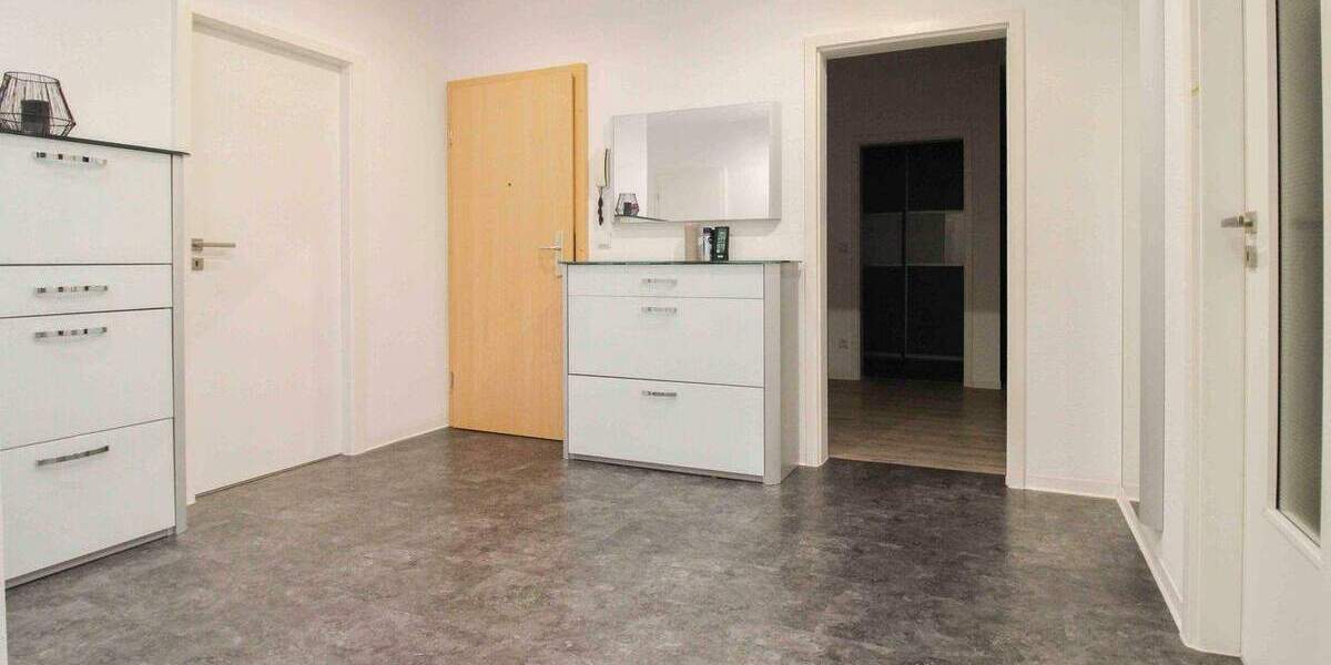 *Modernisiert* Ab Frühjahr 2026 bezugsfreie 5-Zi.-Wohnung mit 2 Bädern und 2 Balkonen 5 zimmer