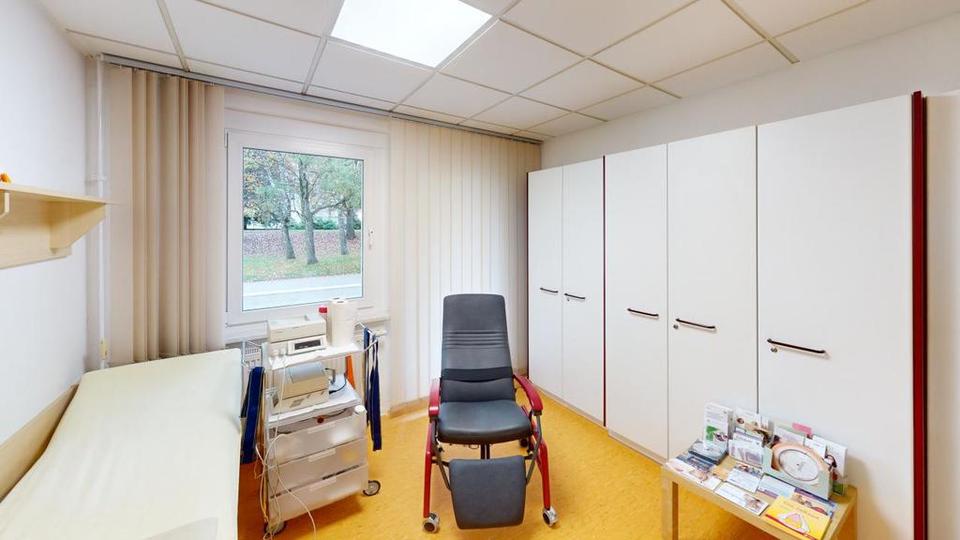 Moderne und voll ausgestattete Praxisfläche zimmer