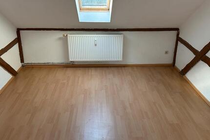 Hell - ruhig - freundlich - 2-Zimmer-Wohnung im DG 2 zimmer