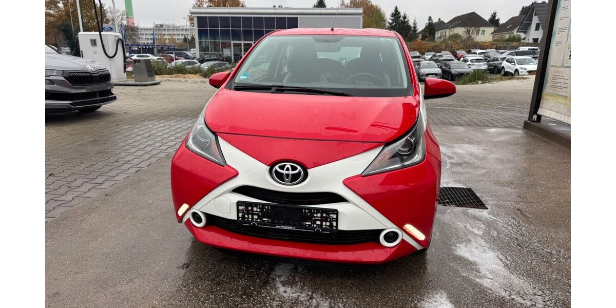 Toyota Aygo (X) 99.000 km 5.800 &euro; Chemnitz 09114