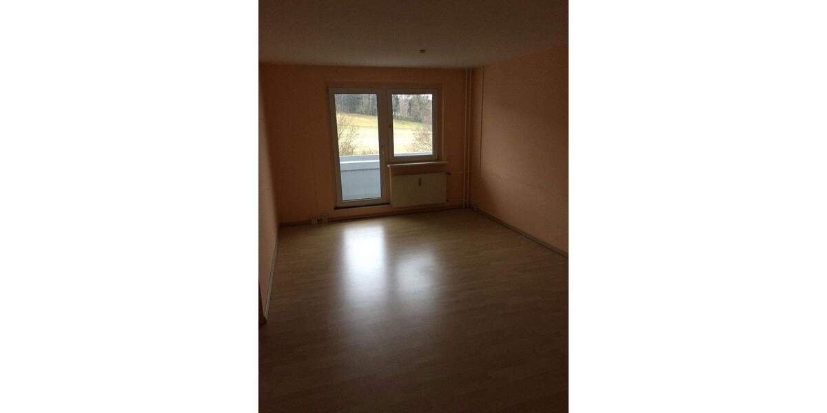 3-Raum-Wohnung mit Balkon und Einbauküche in Lößnitz 3 zimmer