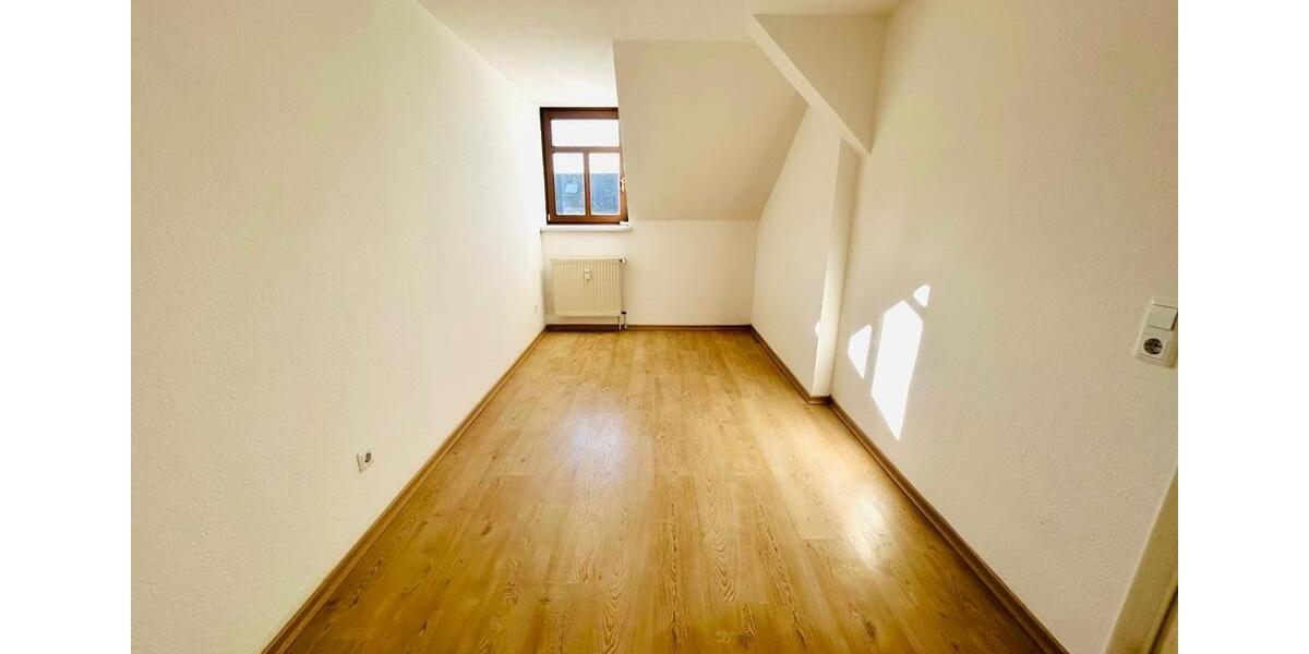 Dachgeschoßwohnung Chemnitz Altendorf - 2 Zimmer, 41 m&sup2;, 225&euro; | Angebot:26673504