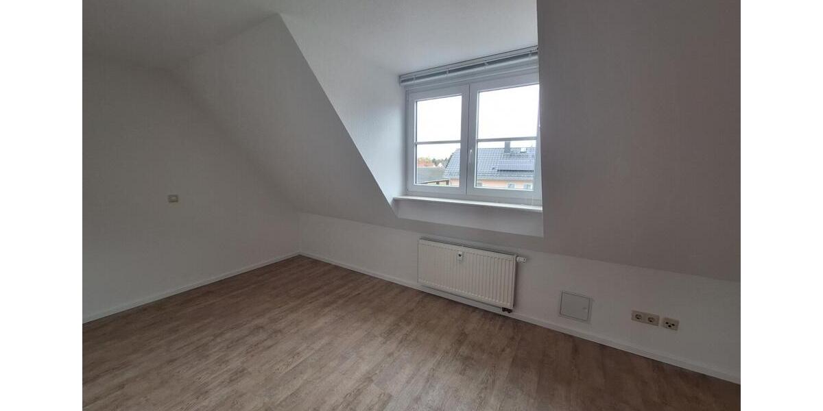 Dachgeschoßwohnung Großschirma - 2 Zimmer, 49 m&sup2;, 295&euro; | Angebot:26334773