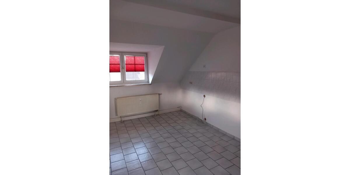 Dachgeschoßwohnung Chemnitz Rabenstein - 2 Zimmer, 45 m&sup2;, 270&euro; | Angebot:26523217