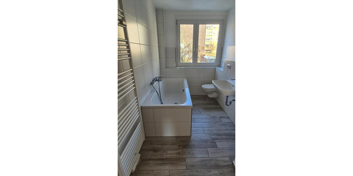 Etagenwohnung Hohenstein-Ernstthal Ernstthal - 4 Zimmer, 110 m&sup2;, 706&euro; | Angebot:25432953