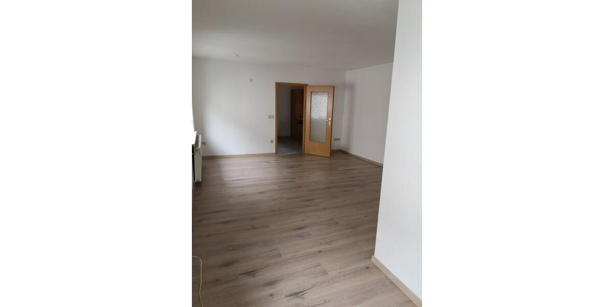 Etagenwohnung Hohenstein-Ernstthal Ernstthal - 2 Zimmer, 67 m&sup2;, 350&euro; | Angebot:25540931