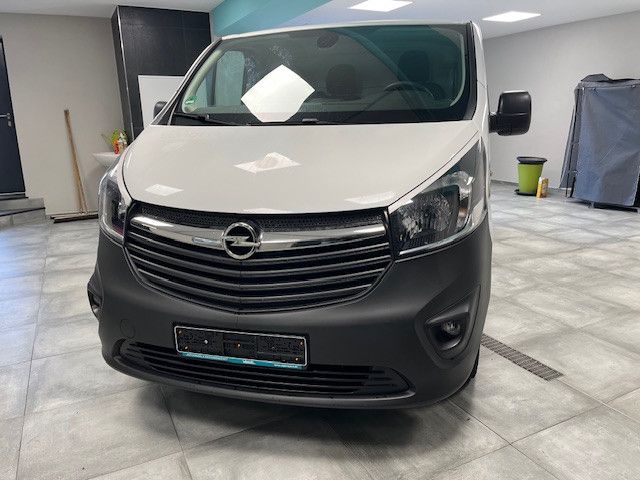 Opel Vivaro 93.000 km 13.400 &euro; Gersdorf 09355