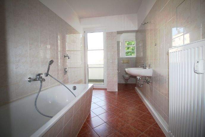 Zimmer Chemnitz Bernsdorf - 2 Zimmer, 56 m&sup2;, 325&euro; | Angebot:26307393