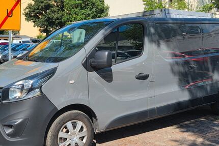 Opel Vivaro 146.700 km 9.500 &euro; Chemnitz 09120