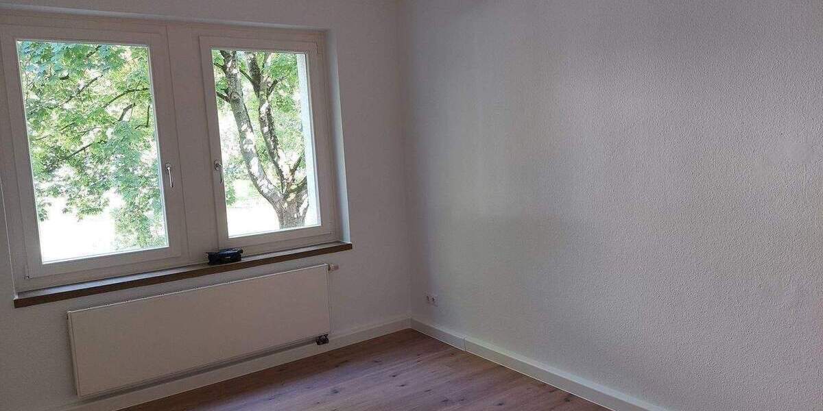 Etagenwohnung Chemnitz Lutherviertel - 2 Zimmer, 51 m&sup2;, 295&euro; | Angebot:26305846