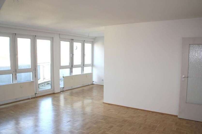 Wohnung zum Mieten in Chemnitz 470 € 72.44 m²