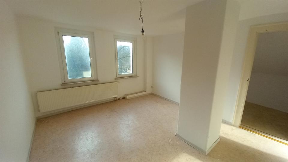 Etagenwohnung Waldheim - 3 Zimmer, 73 m&sup2;, 393&euro; | Angebot:13432383