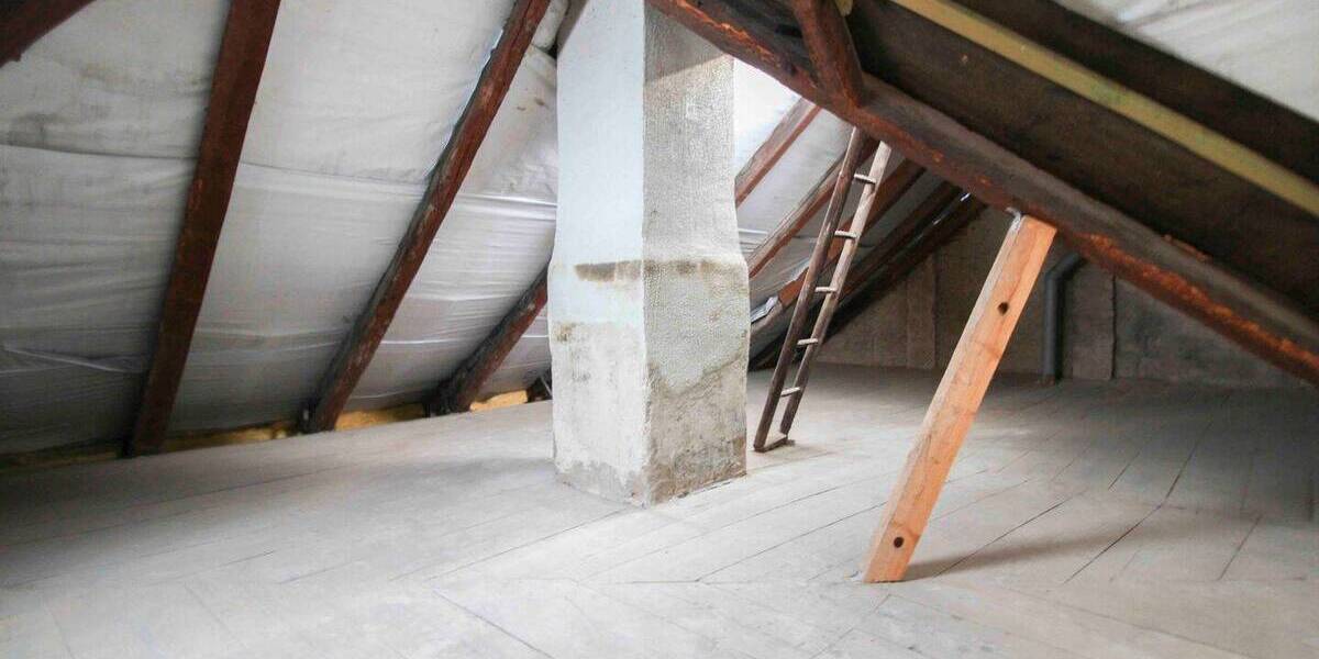 Reihenmittelhaus Hainichen - 8 Zimmer, 207 m&sup2;, 55.000&euro; | Angebot:26189495