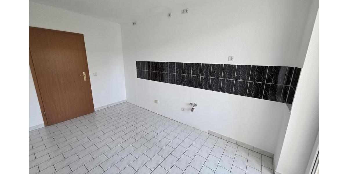 Großzügige 4-Zimmer-Wohnung mit Balkon Loggia! 4 zimmer