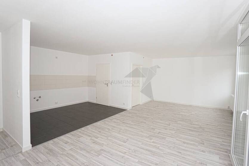 Helle 4 Zimmer-Wohnung mit Aufzug, TG-Stellplatz und modernem Grundriss in C- Gablenz